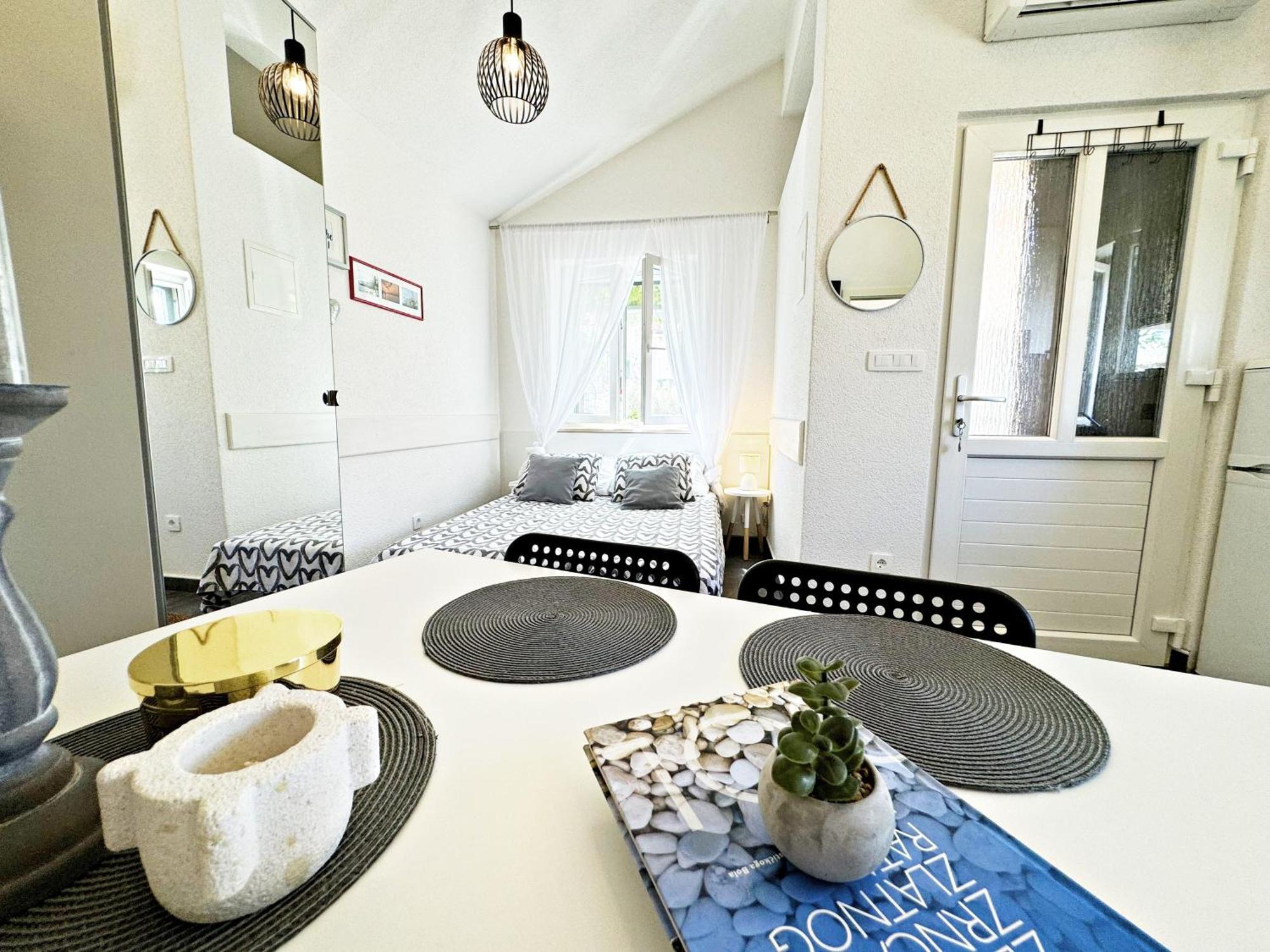 Studio Apartment Matoni Postira Exteriér fotografie