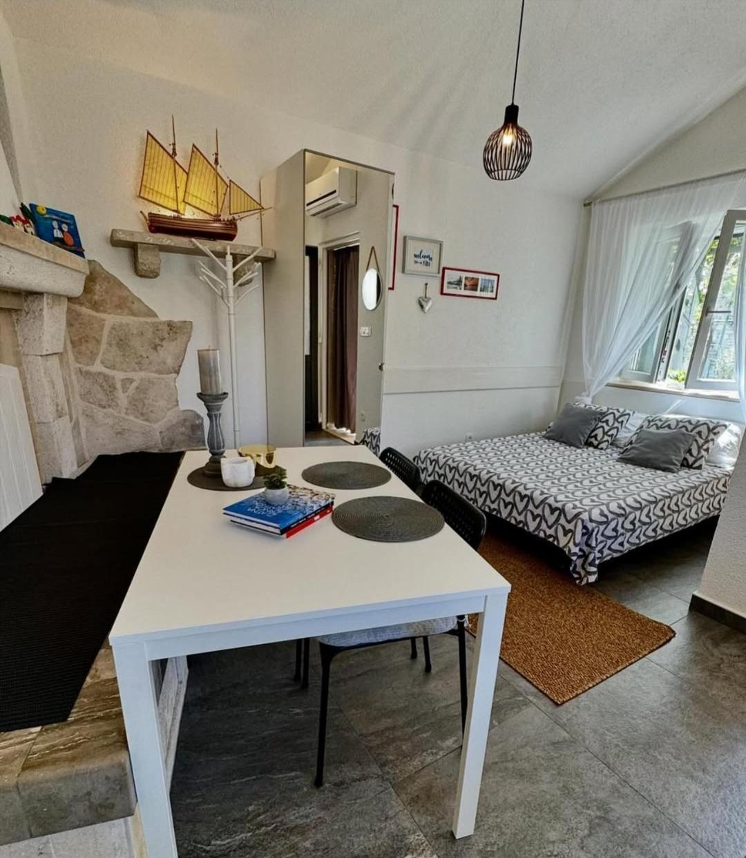 Studio Apartment Matoni Postira Exteriér fotografie