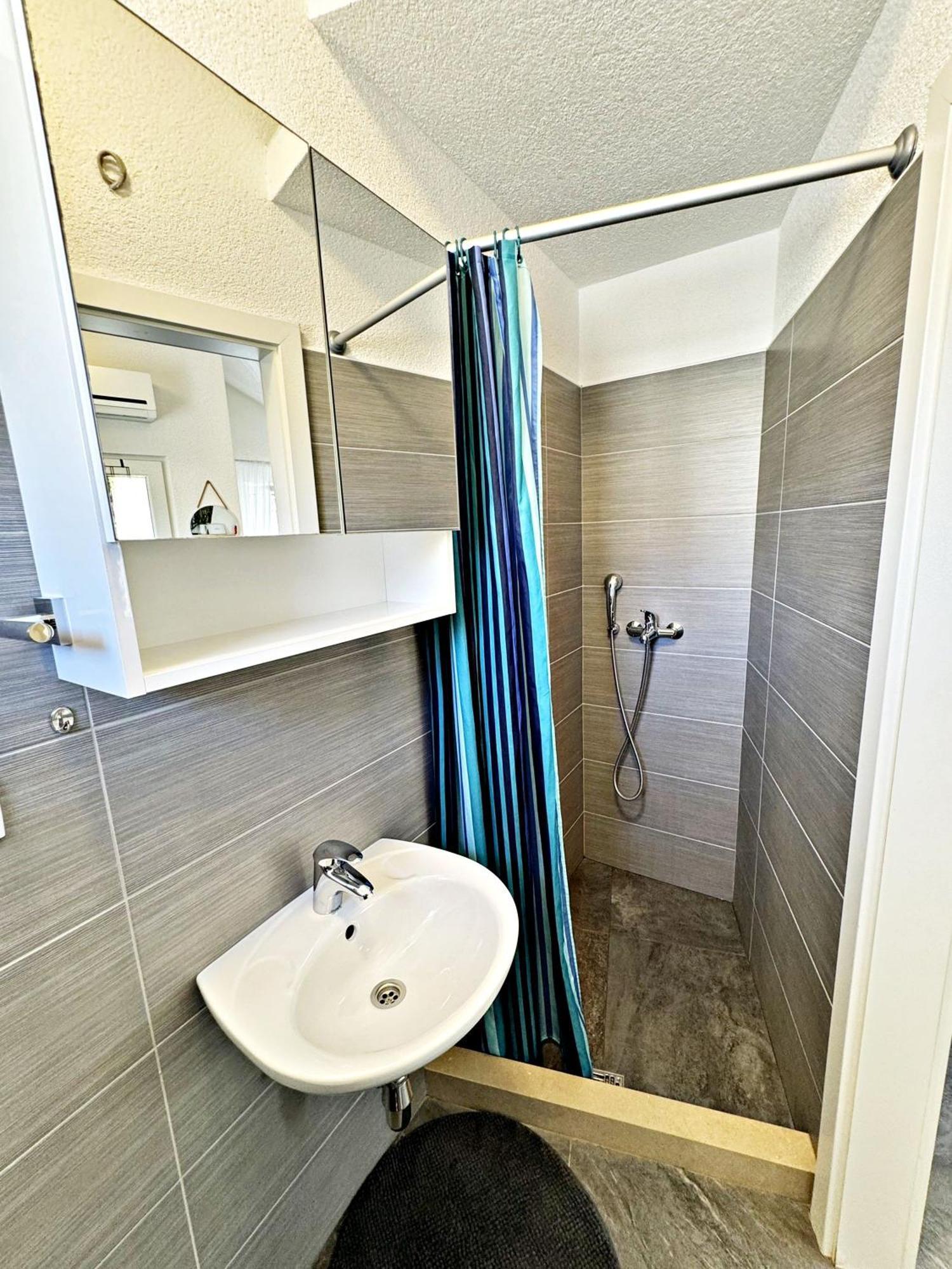 Studio Apartment Matoni Postira Exteriér fotografie