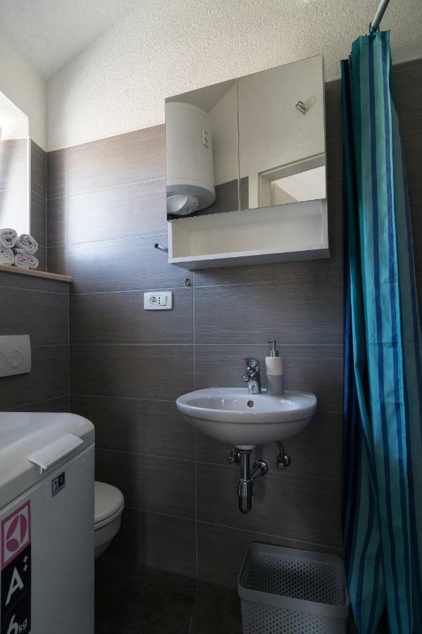 Studio Apartment Matoni Postira Exteriér fotografie